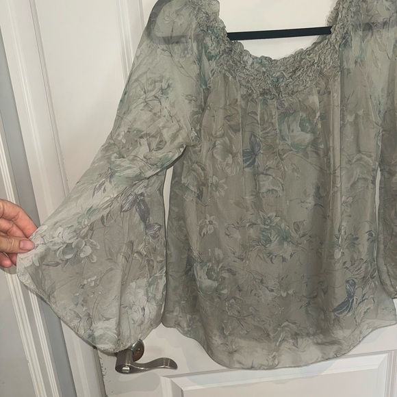 100% Silk Top - Picture 3 of 8